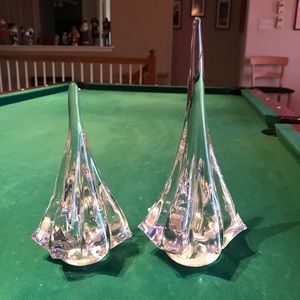 2pc set hvy Solid Glass Christmas Trees measure 9” and 6 1/2”